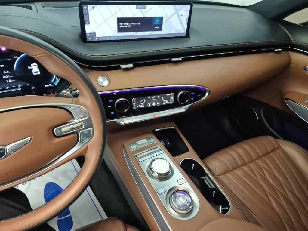 Genesis GV70 - Vista 10