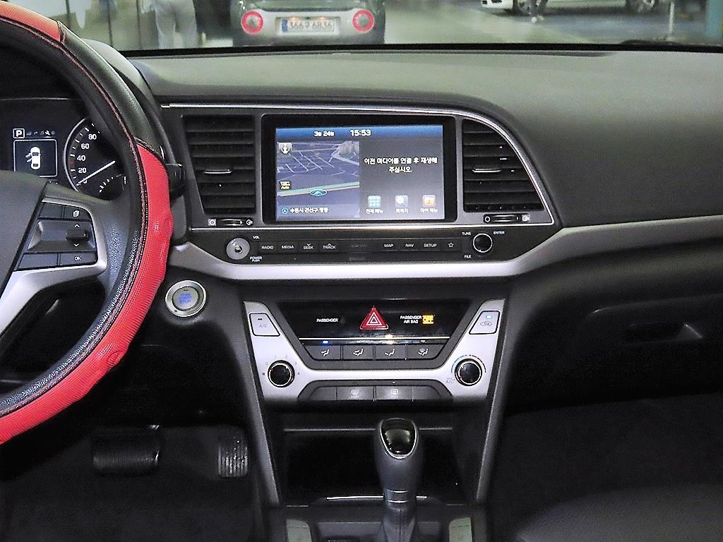 HYUNDAI Avante - Vista 11