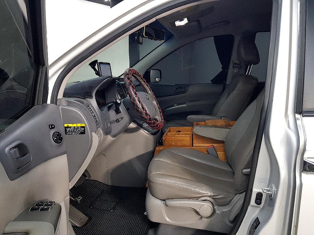 KIA Carnival - Vista 8