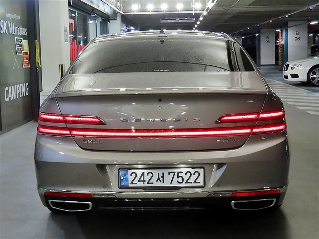 Genesis G90 - Vista 5