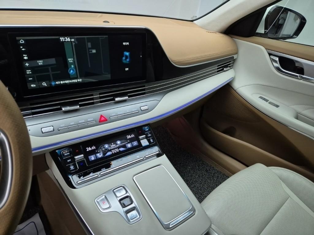 HYUNDAI Grandeur - Vista 10