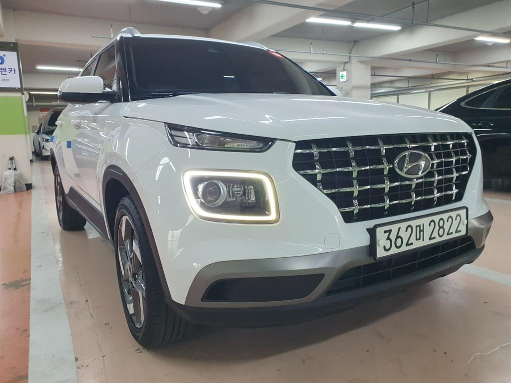 HYUNDAI Venue - Vista 4