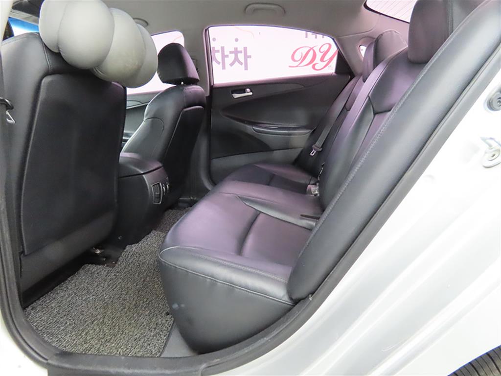 HYUNDAI Sonata - Vista 6