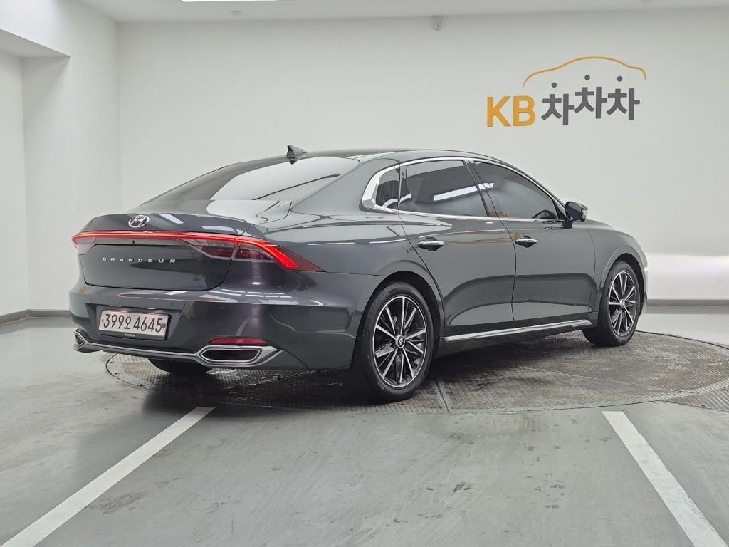 HYUNDAI Grandeur - Vista 4