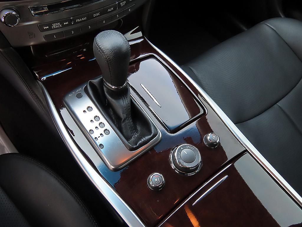 Infiniti Q - Vista 10