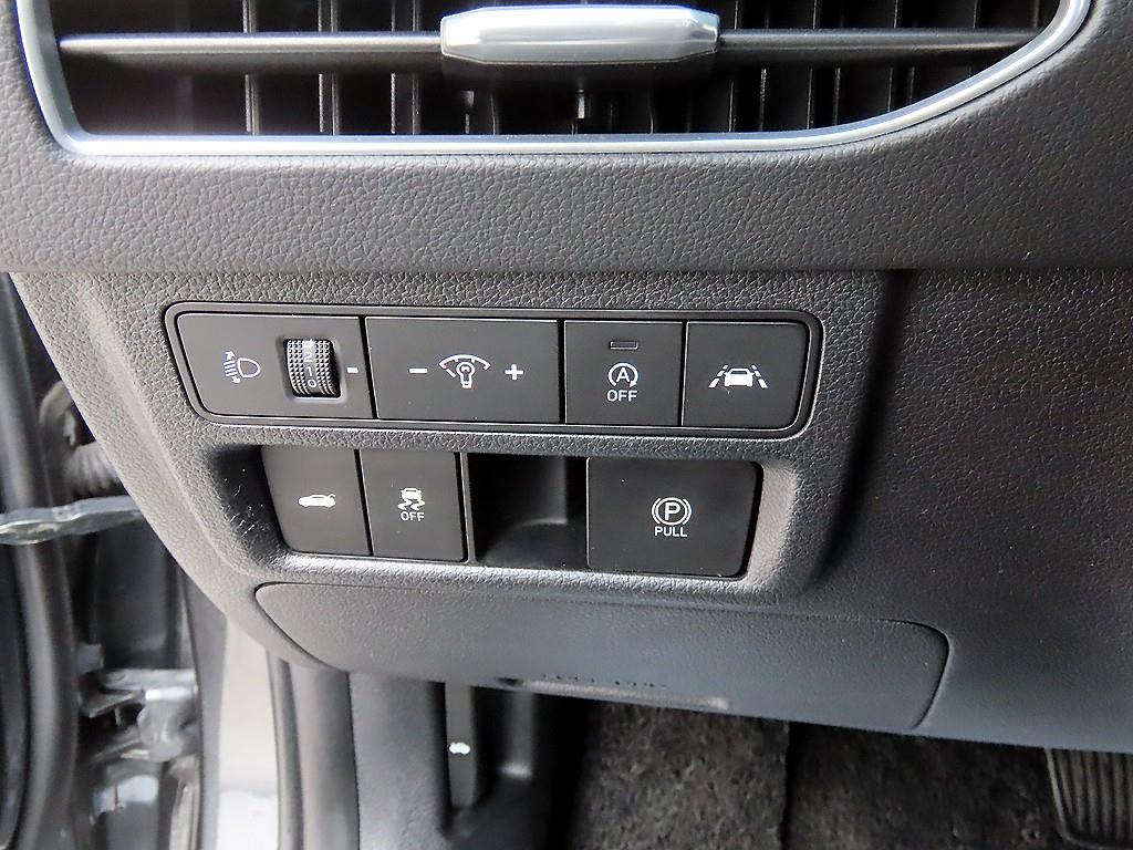 HYUNDAI Sonata - Vista 12