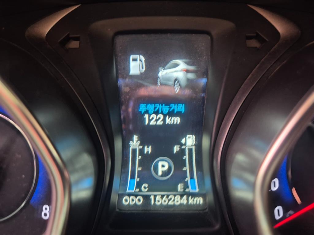 HYUNDAI Avante - Vista 5