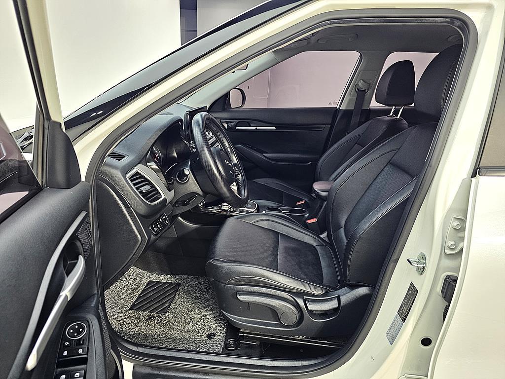 KIA Seltos - Vista 8