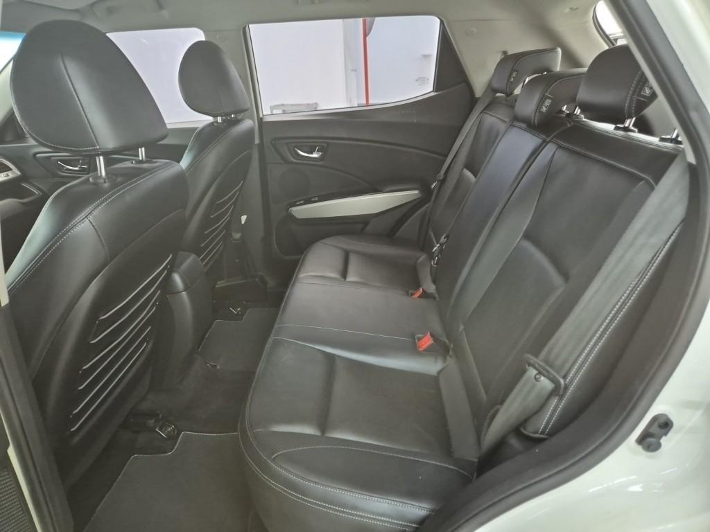 Ssangyong Tivoli - Vista 12