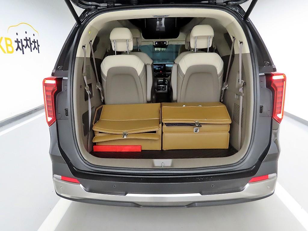 KIA Carnival - Vista 5