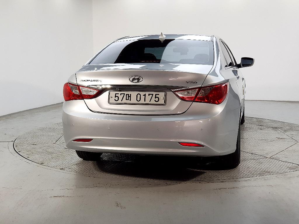 HYUNDAI Sonata - Vista 3