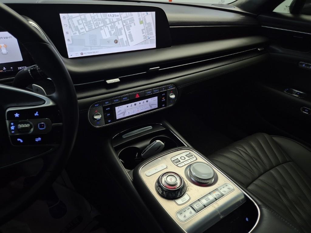 Genesis G90 - Vista 10