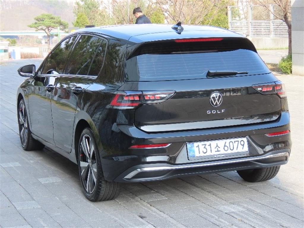 Volkswagen Golf - Vista 7