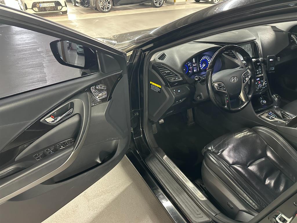 HYUNDAI Grandeur - Vista 7