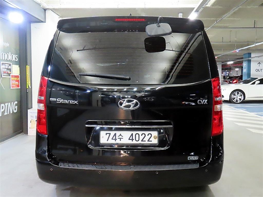 HYUNDAI Starex - Vista 5