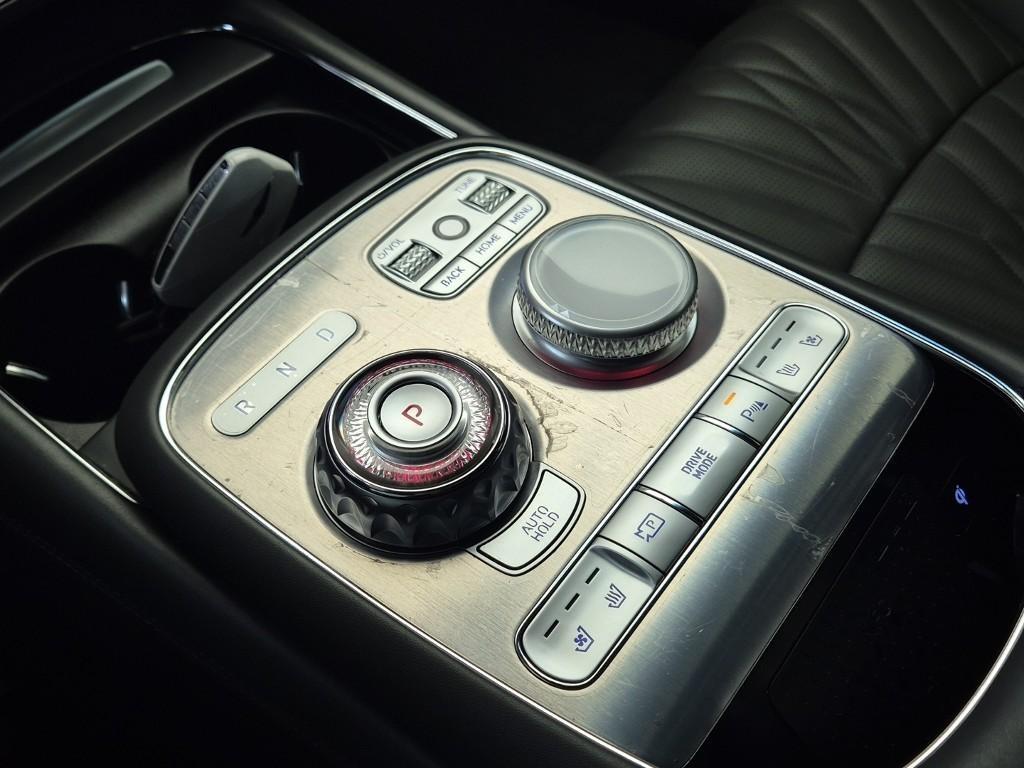 Genesis G90 - Vista 8