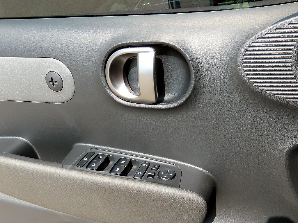 HYUNDAI Casper - Vista 11