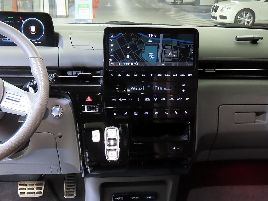 HYUNDAI Staria - Vista 12