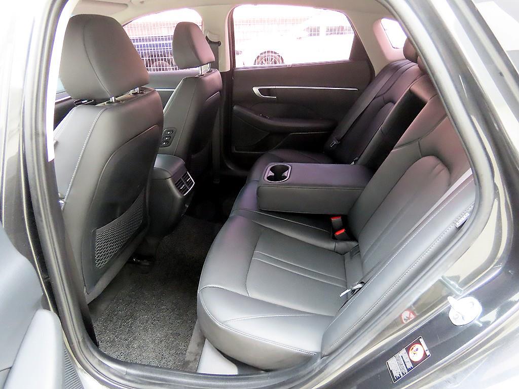 HYUNDAI Sonata - Vista 6