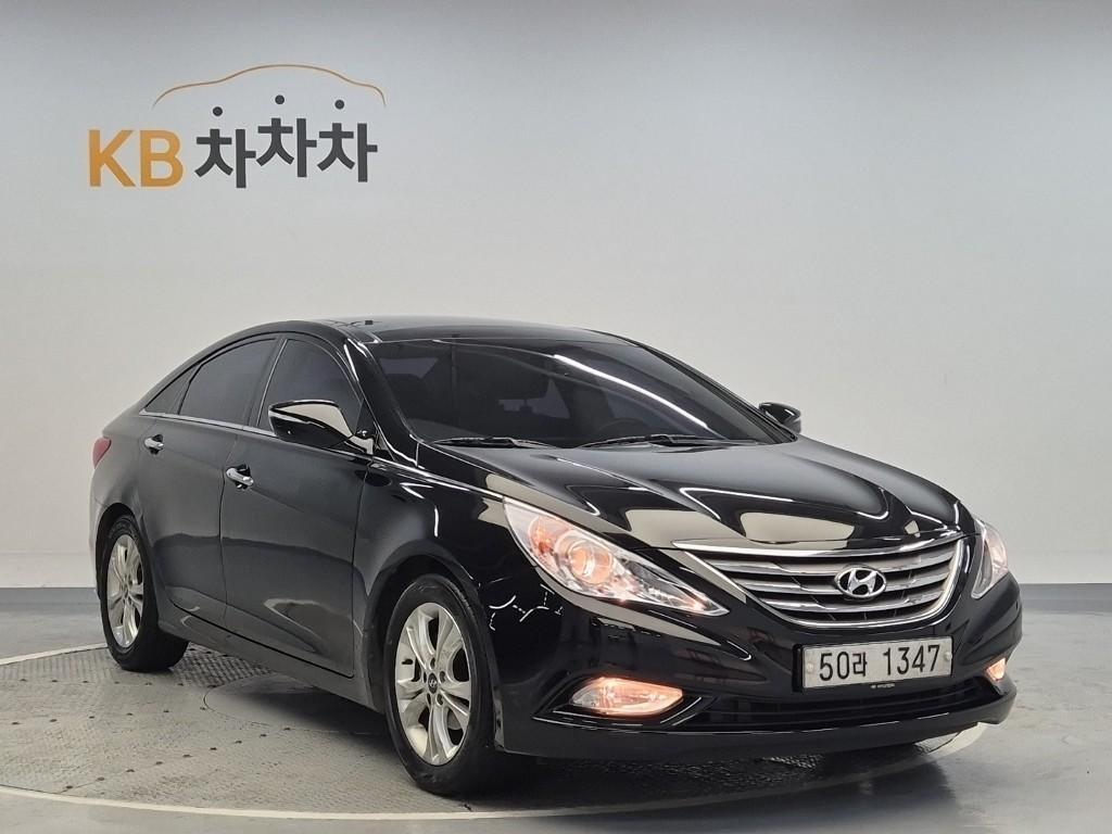 HYUNDAI Sonata - Vista 4