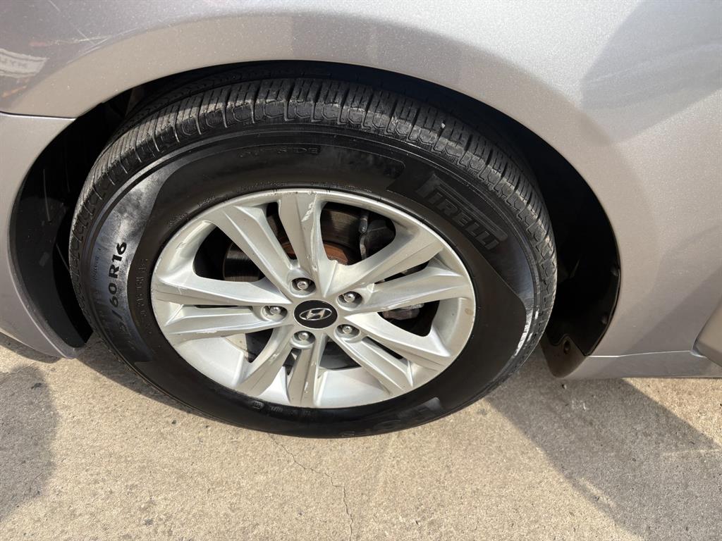 HYUNDAI Sonata - Vista 8