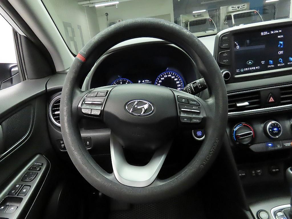 HYUNDAI Kona - Vista 7