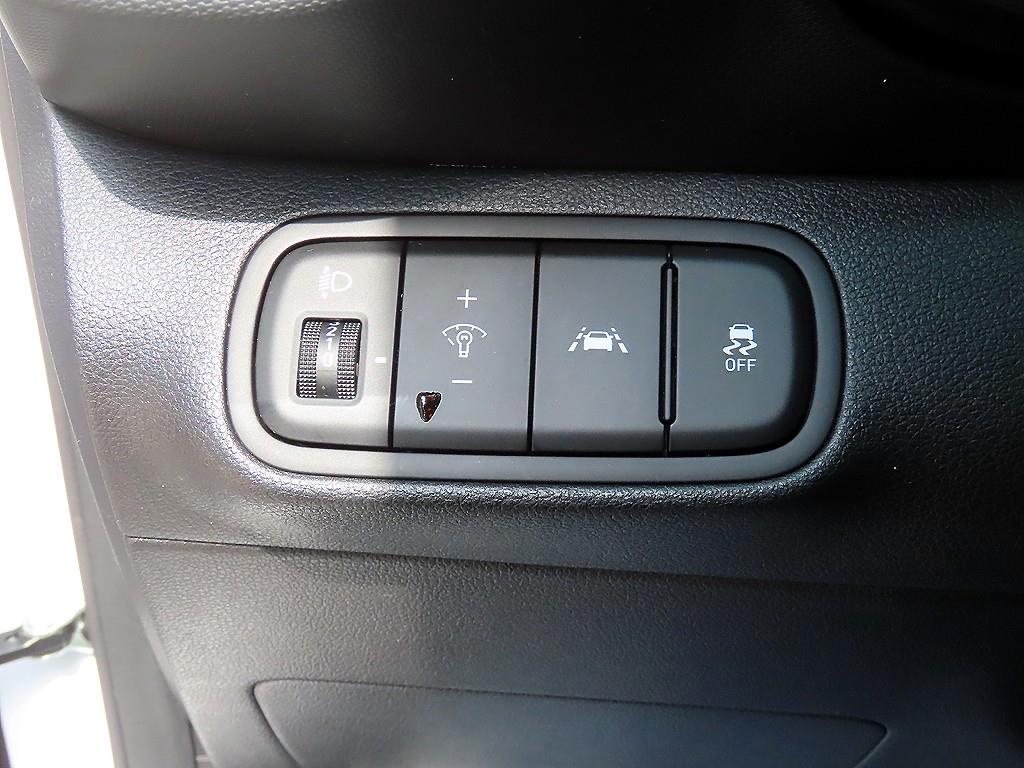 HYUNDAI Venue - Vista 12