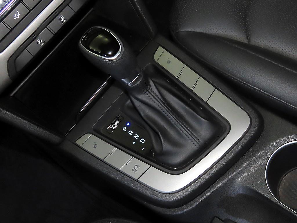 HYUNDAI Avante - Vista 12