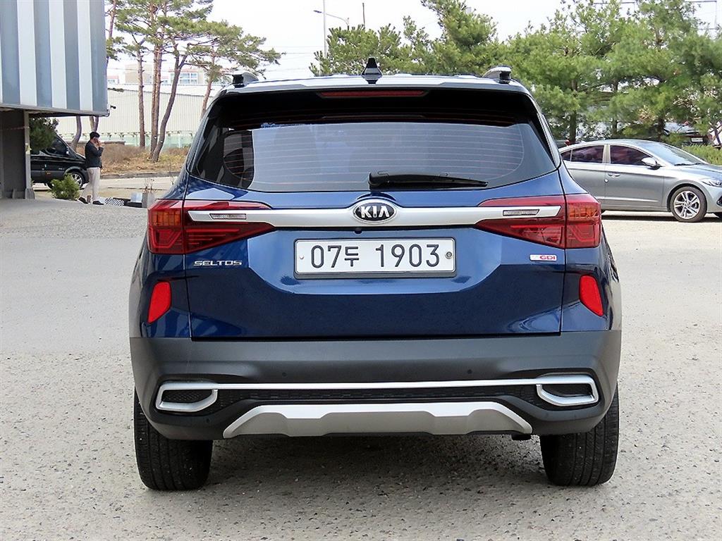 KIA Seltos - Vista 4