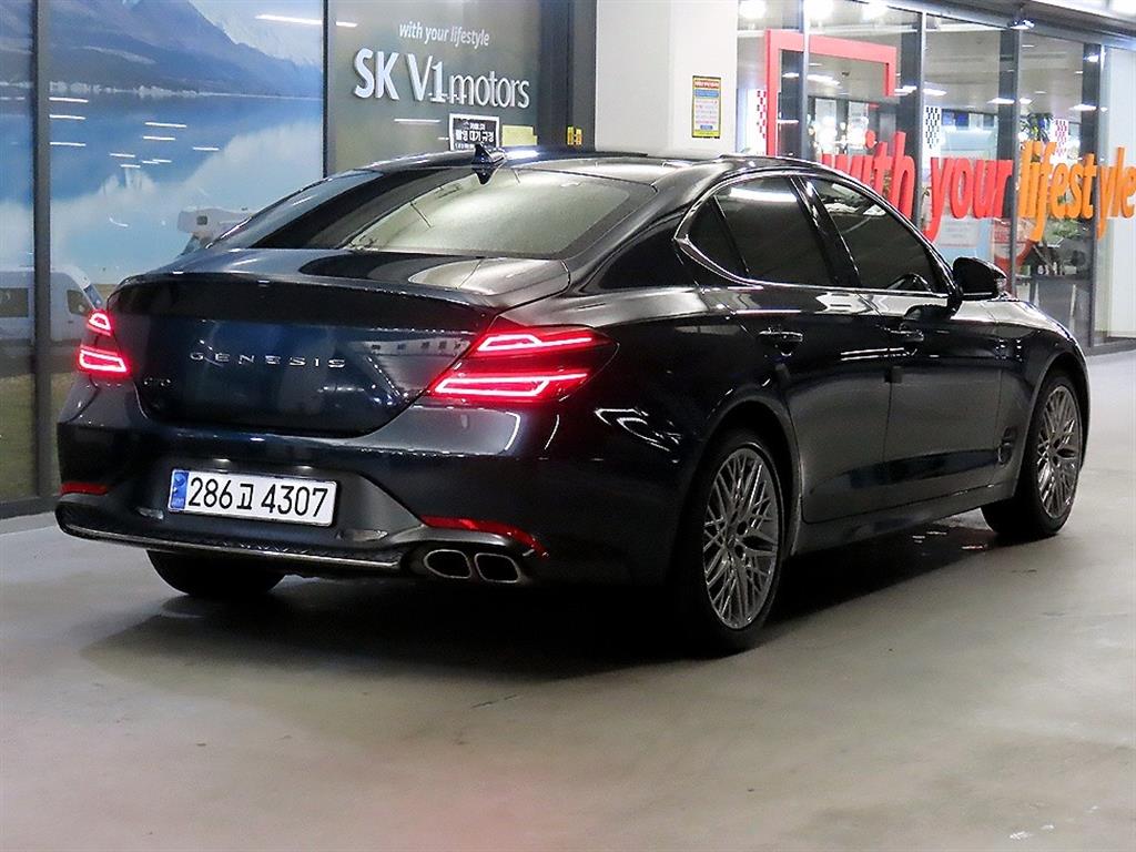 Genesis G70 - Vista 4