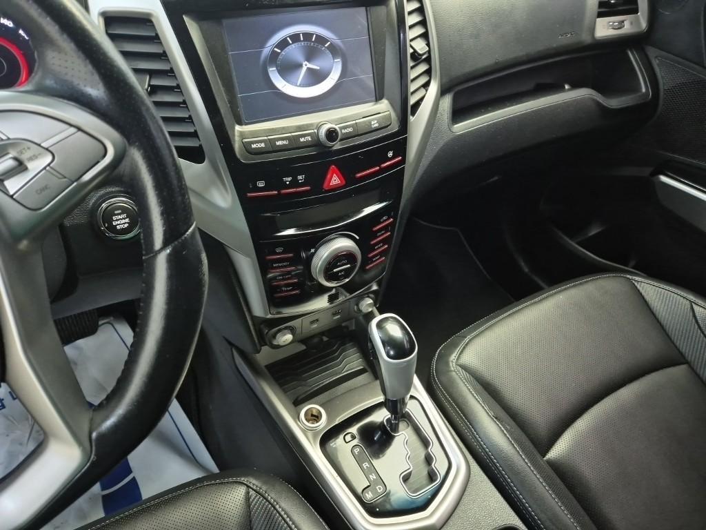 Ssangyong Tivoli - Vista 10