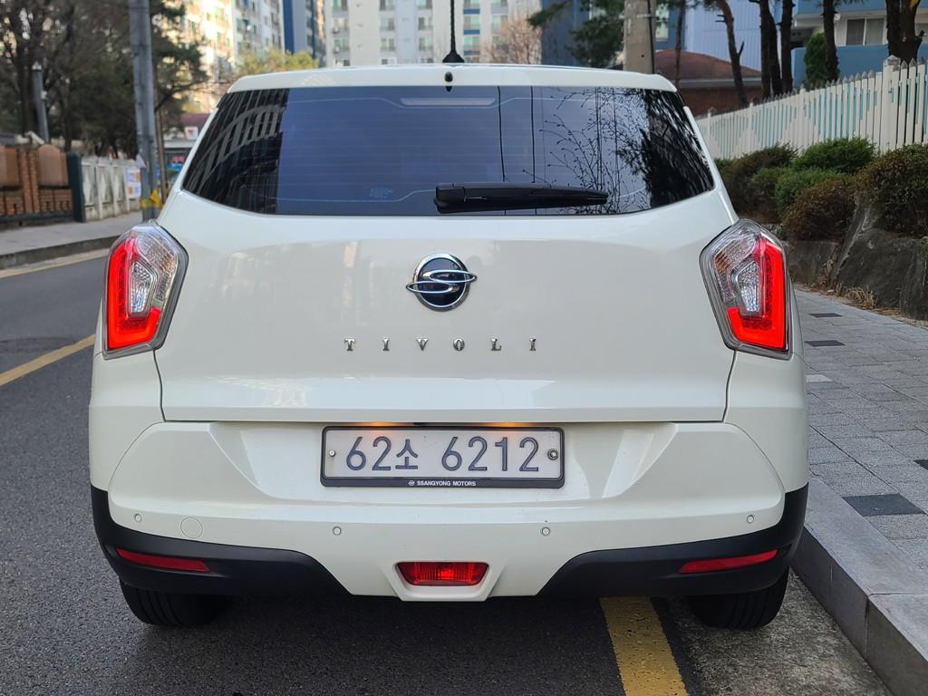 Ssangyong Tivoli - Vista 4