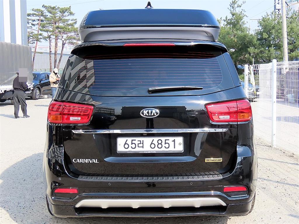 KIA Carnival - Vista 4