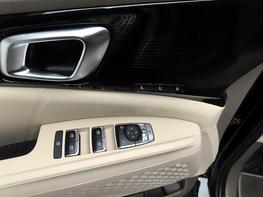 KIA Carnival - Vista 11