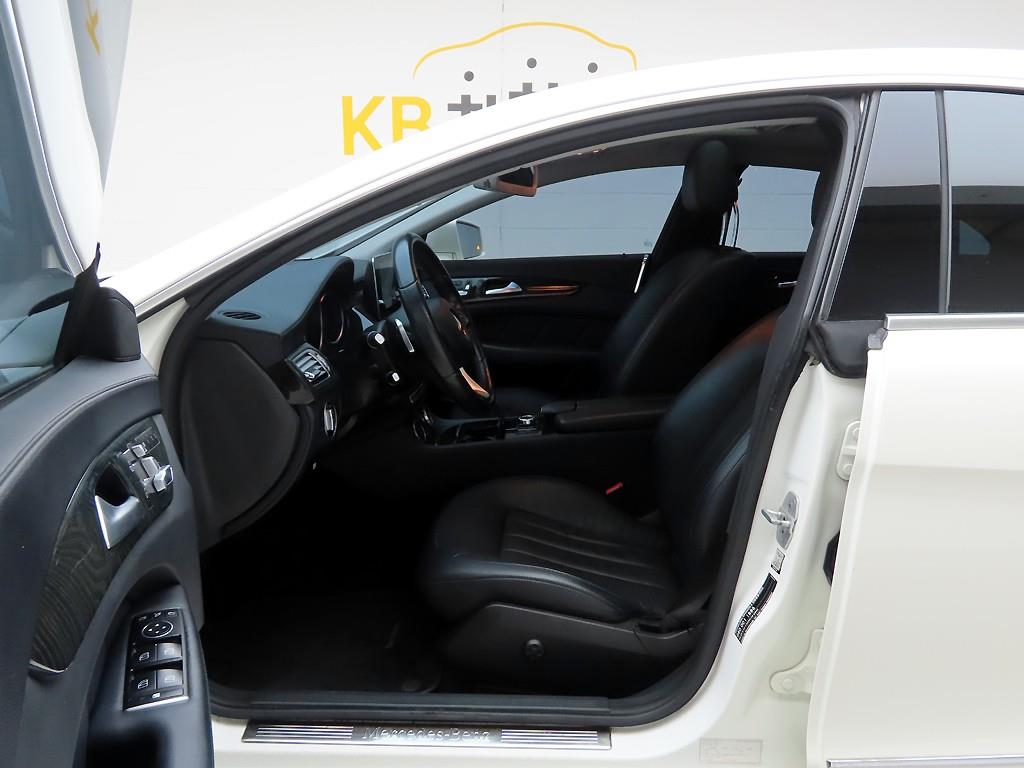 Mercedes Benz CLS Class - Vista 12