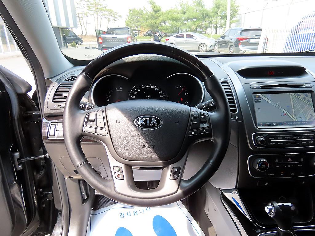 KIA Sorento - Vista 8