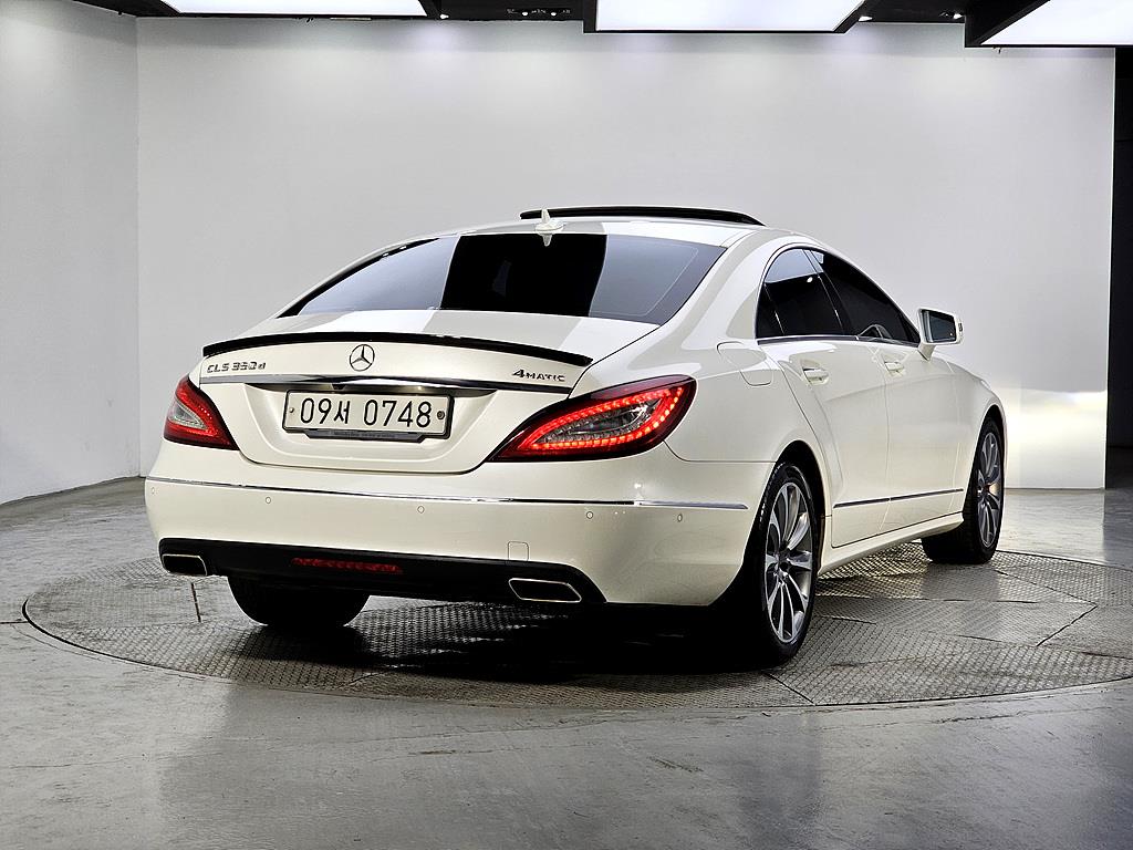 Mercedes Benz CLS Class - Vista 4