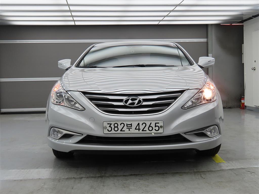 HYUNDAI Sonata - Vista 2