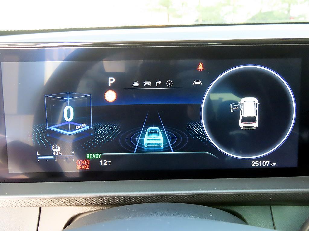 HYUNDAI Casper - Vista 9