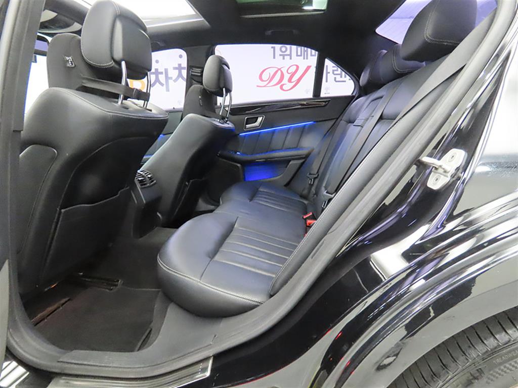 Mercedes Benz E class - Vista 6