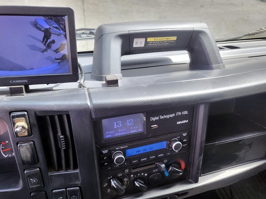 medium and large cargo truck - Vista 8