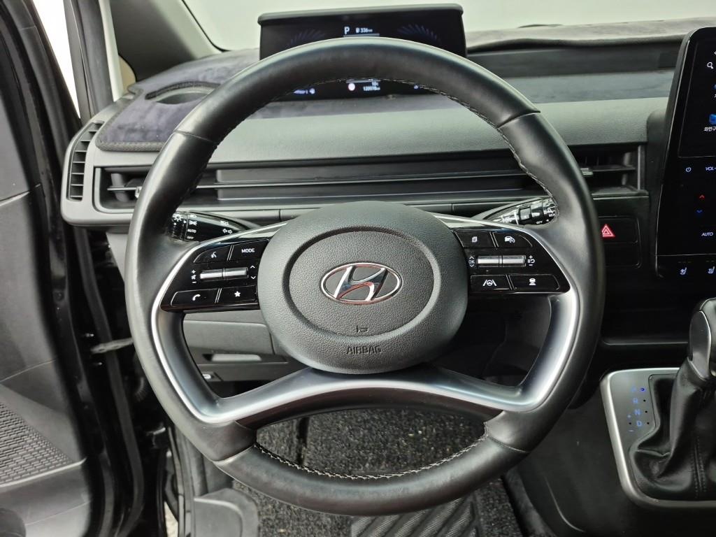 HYUNDAI Staria - Vista 9