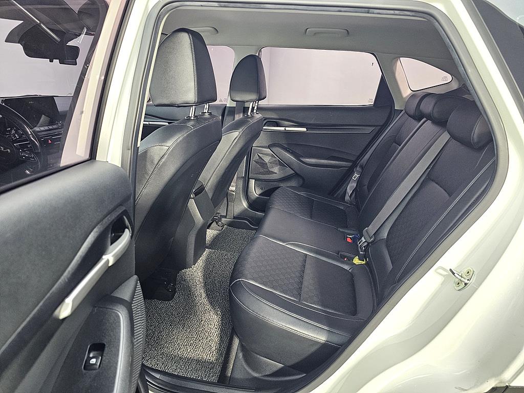 KIA Seltos - Vista 9