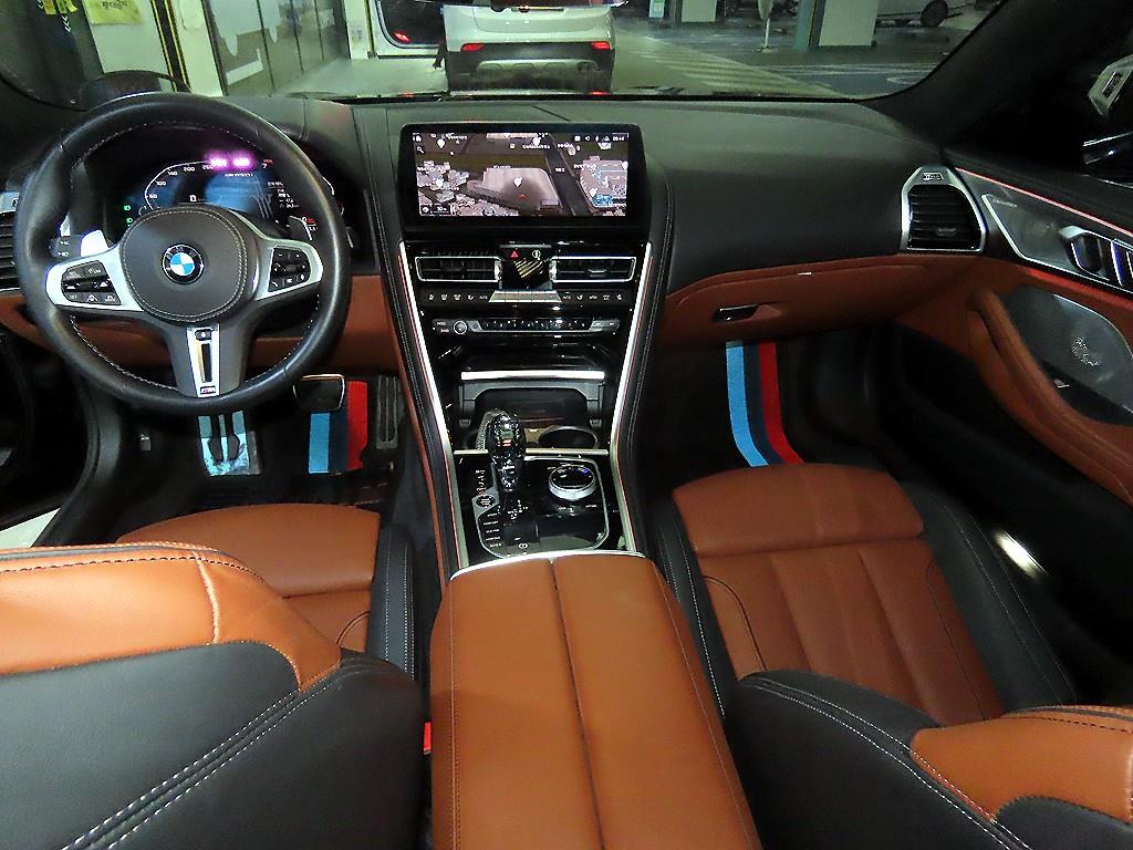 BMW 8 Series - Vista 10