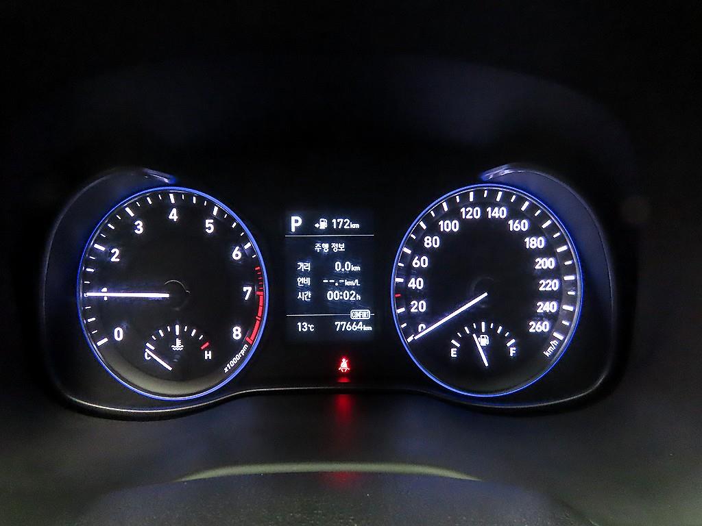 HYUNDAI Kona - Vista 6