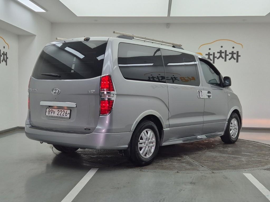 HYUNDAI Starex - Vista 4