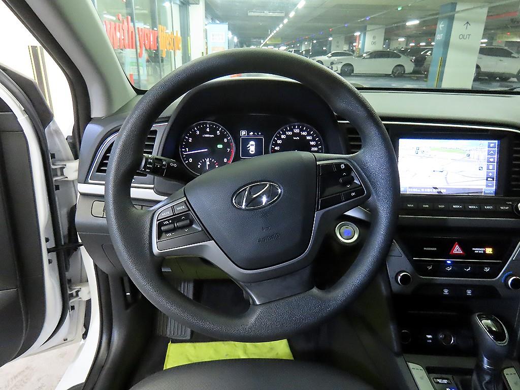 HYUNDAI Avante - Vista 8