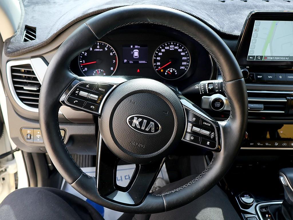 KIA Seltos 2022 Blanco - Importación desde Corea - HF Imports Iquique - Foto 8