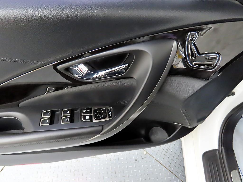 HYUNDAI Grandeur - Vista 11