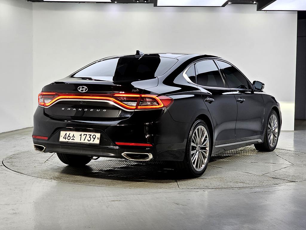 HYUNDAI Grandeur - Vista 4